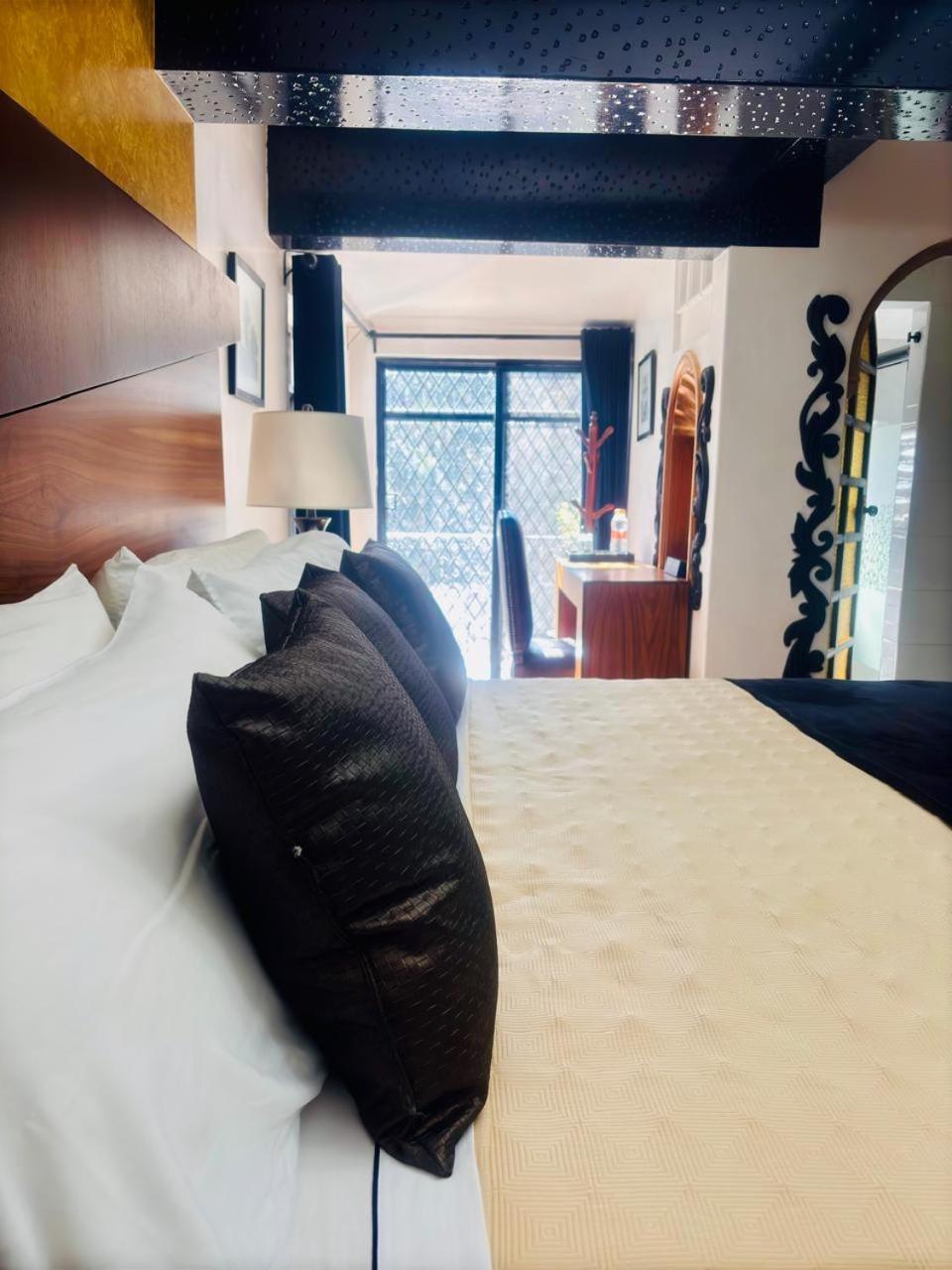 Hotel Boutique La Mansion グアダラハラ エクステリア 写真